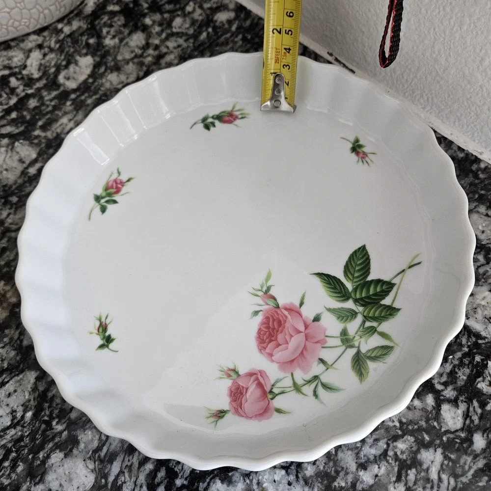 Christineholm Porcelain Rose Pattern Quiche, Tart, Pie Plate Baking‎ Dish